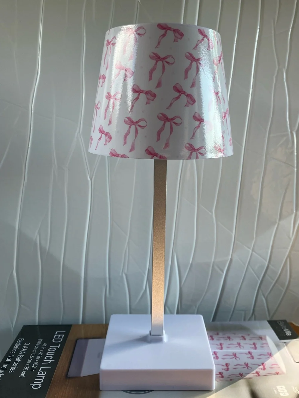 Pink Bow LED touch Lamp NWT